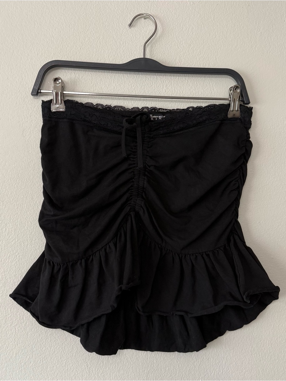 Y2K Generation Kiss Strapless Lace Top